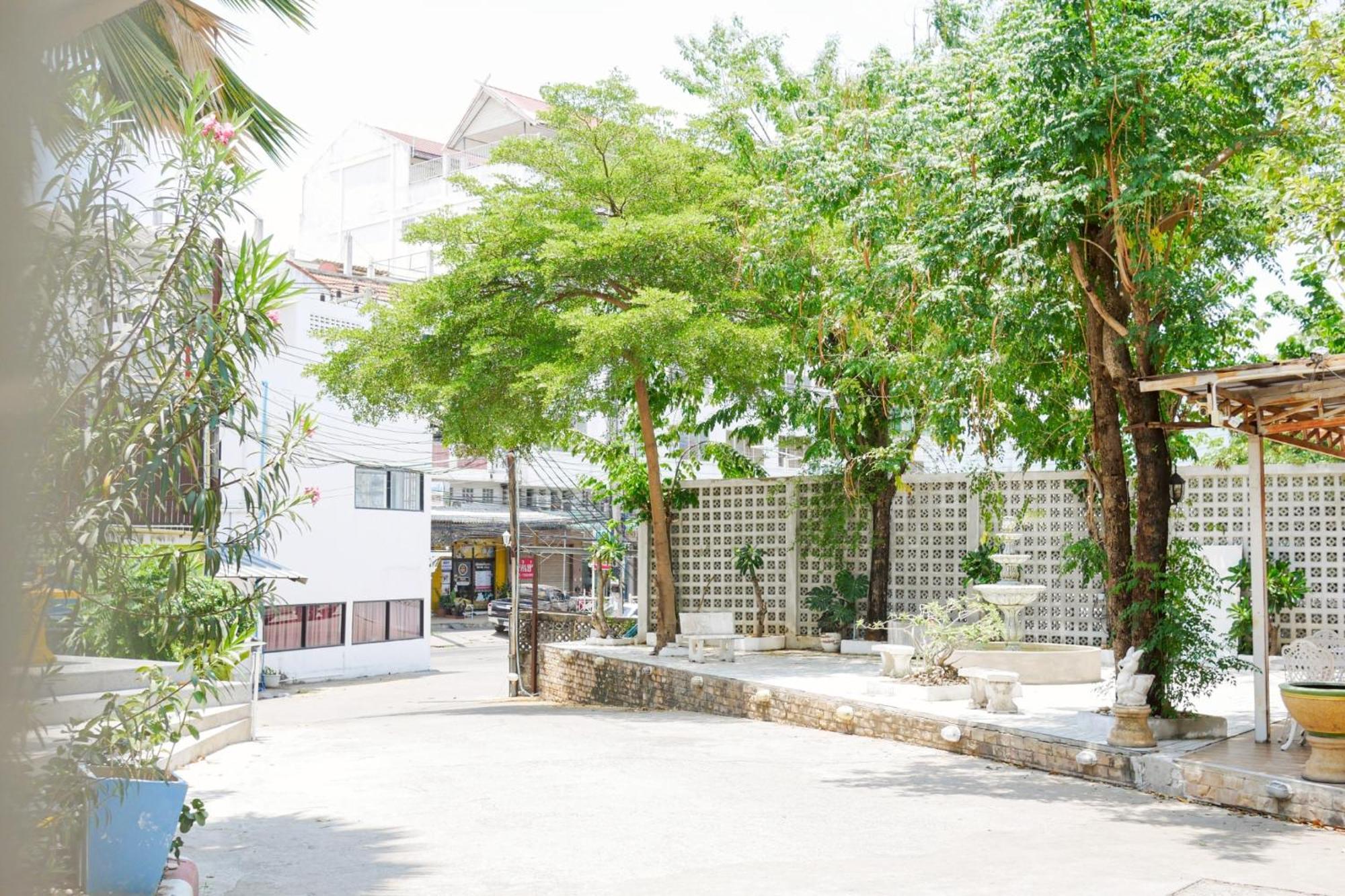 Rak Kun Resort 2 Nakhon Szavan Kültér fotó