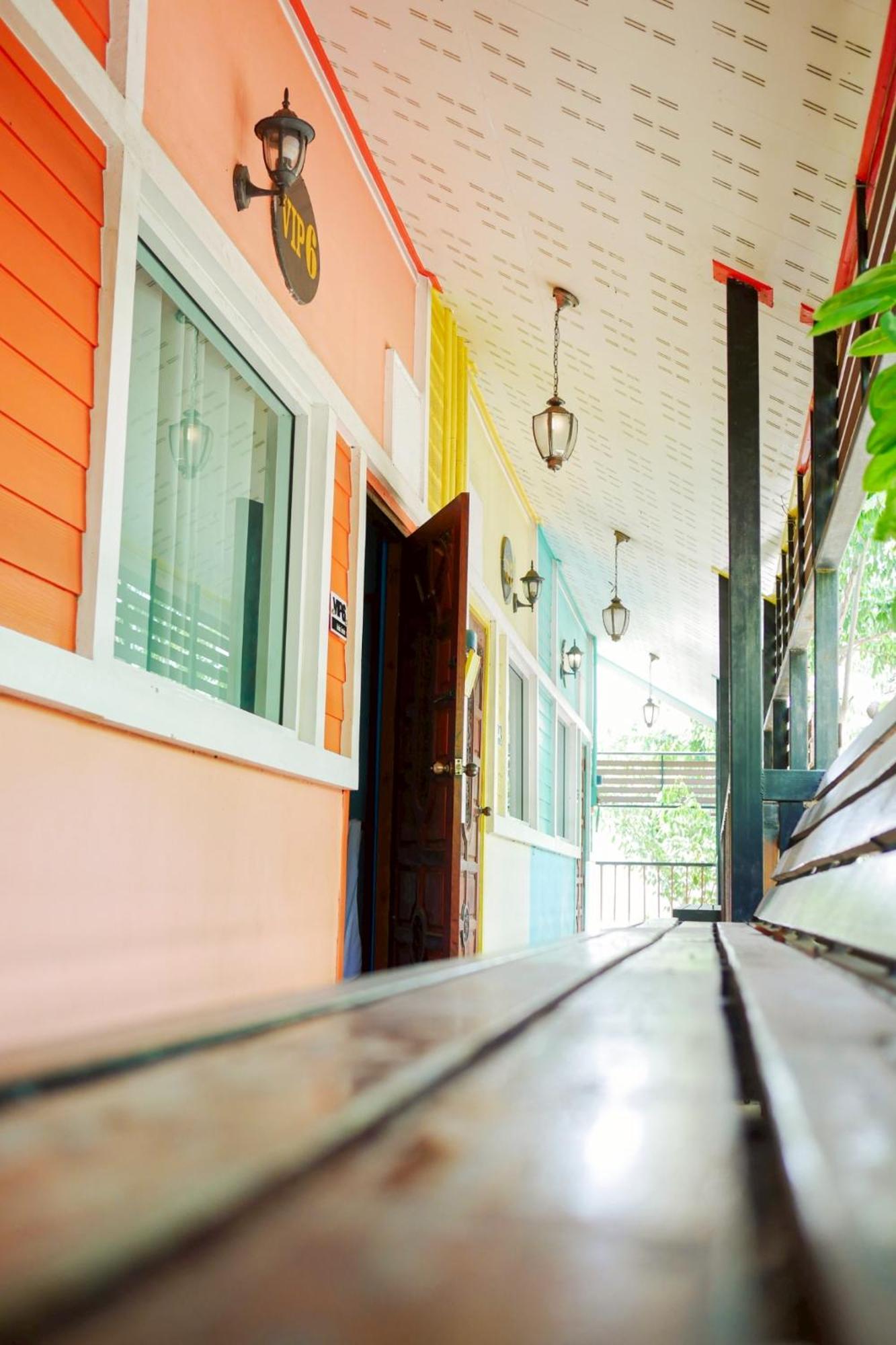 Rak Kun Resort 2 Nakhon Szavan Kültér fotó