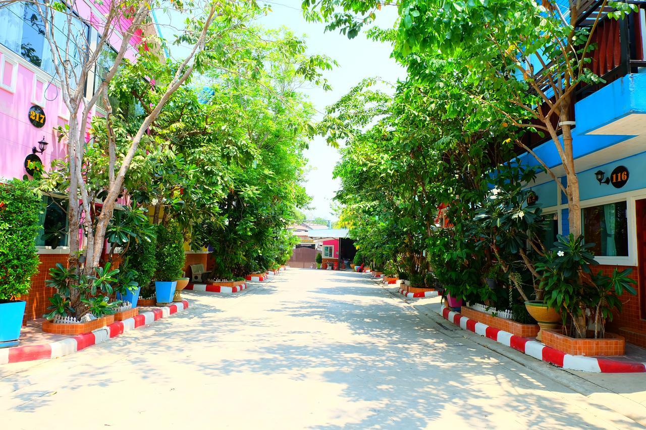Rak Kun Resort 2 Nakhon Szavan Kültér fotó