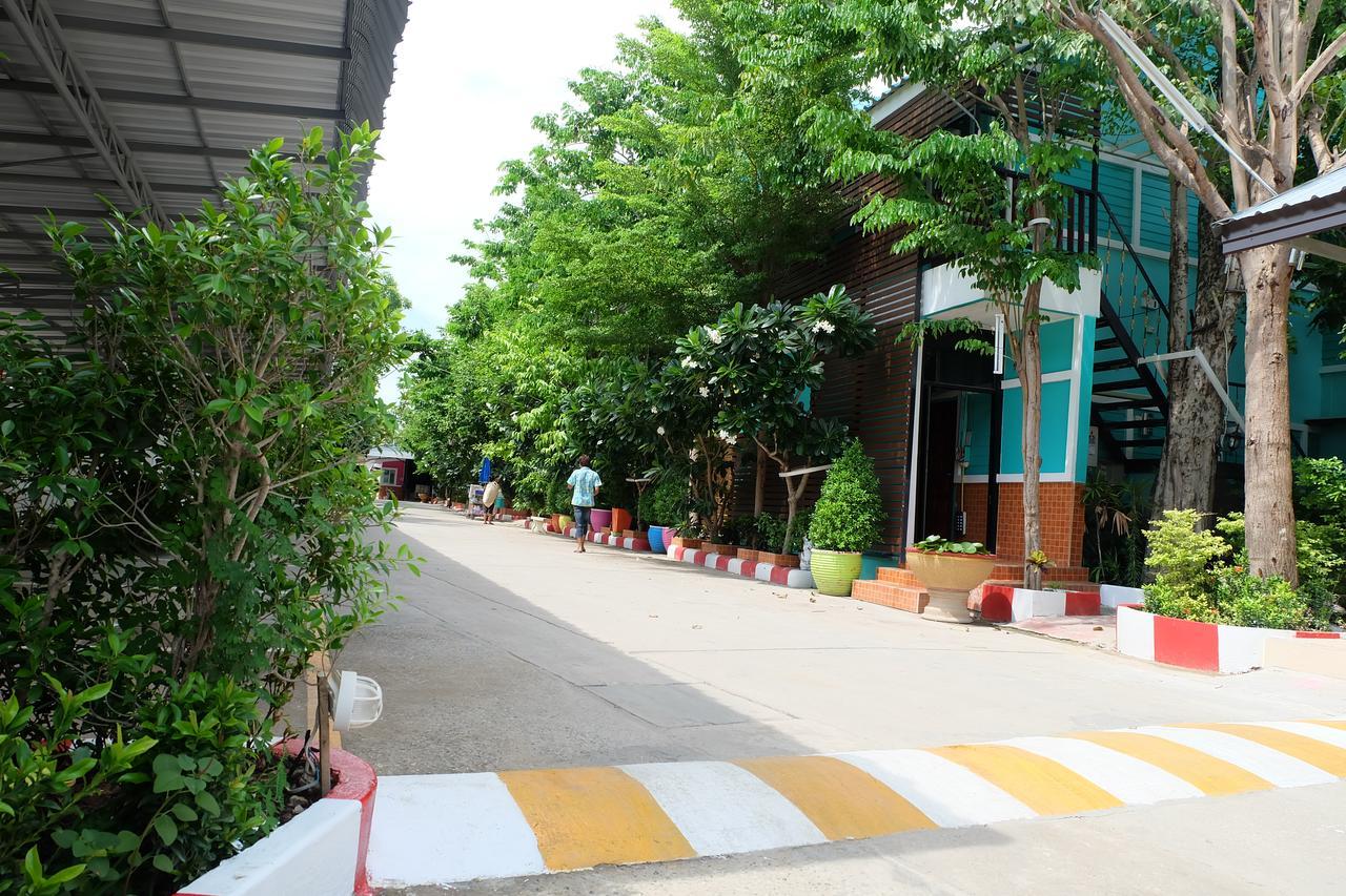 Rak Kun Resort 2 Nakhon Szavan Kültér fotó