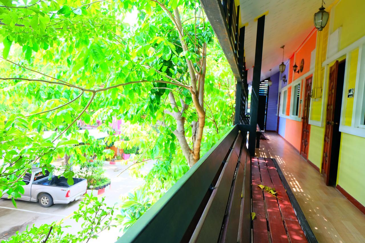 Rak Kun Resort 2 Nakhon Szavan Kültér fotó