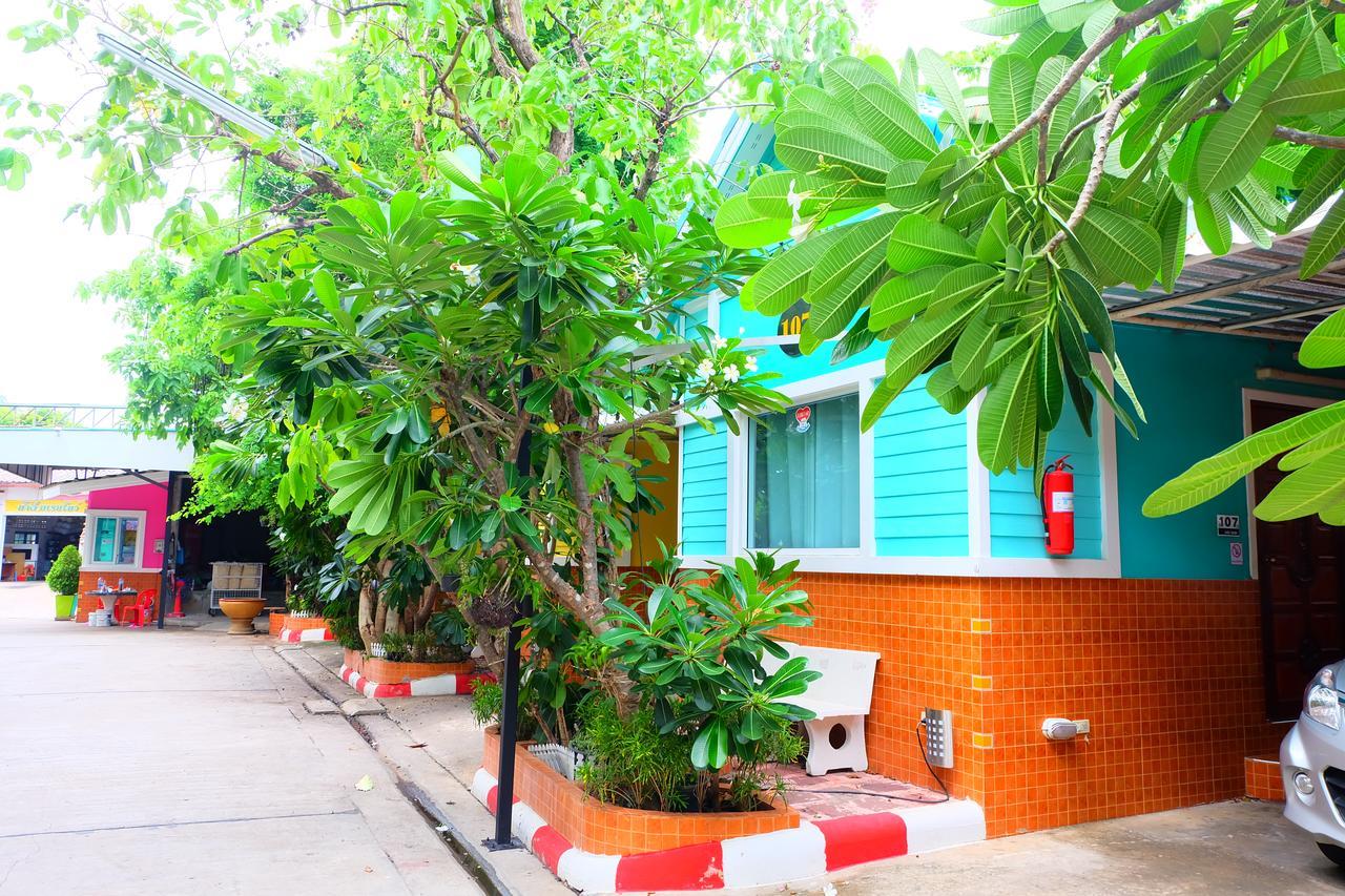 Rak Kun Resort 2 Nakhon Szavan Kültér fotó