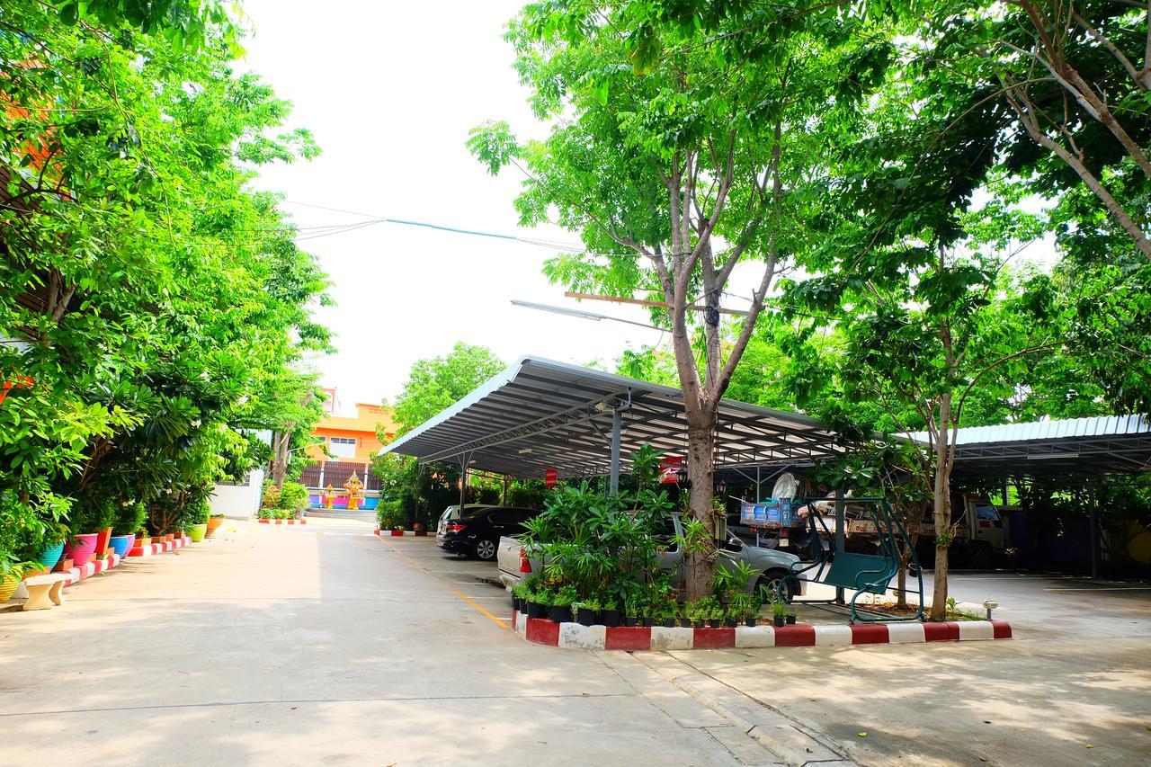 Rak Kun Resort 2 Nakhon Szavan Kültér fotó