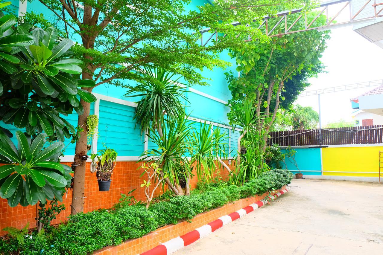 Rak Kun Resort 2 Nakhon Szavan Kültér fotó