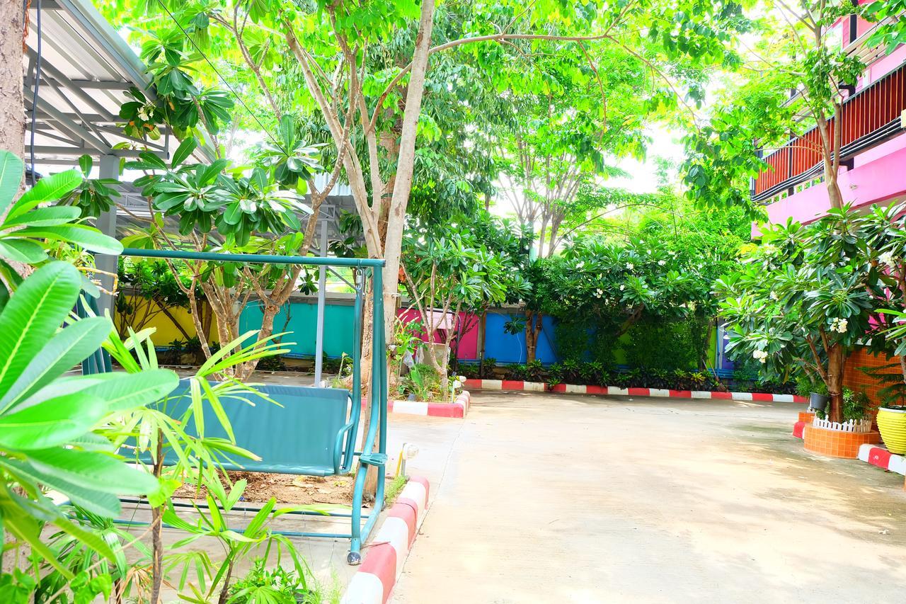Rak Kun Resort 2 Nakhon Szavan Kültér fotó