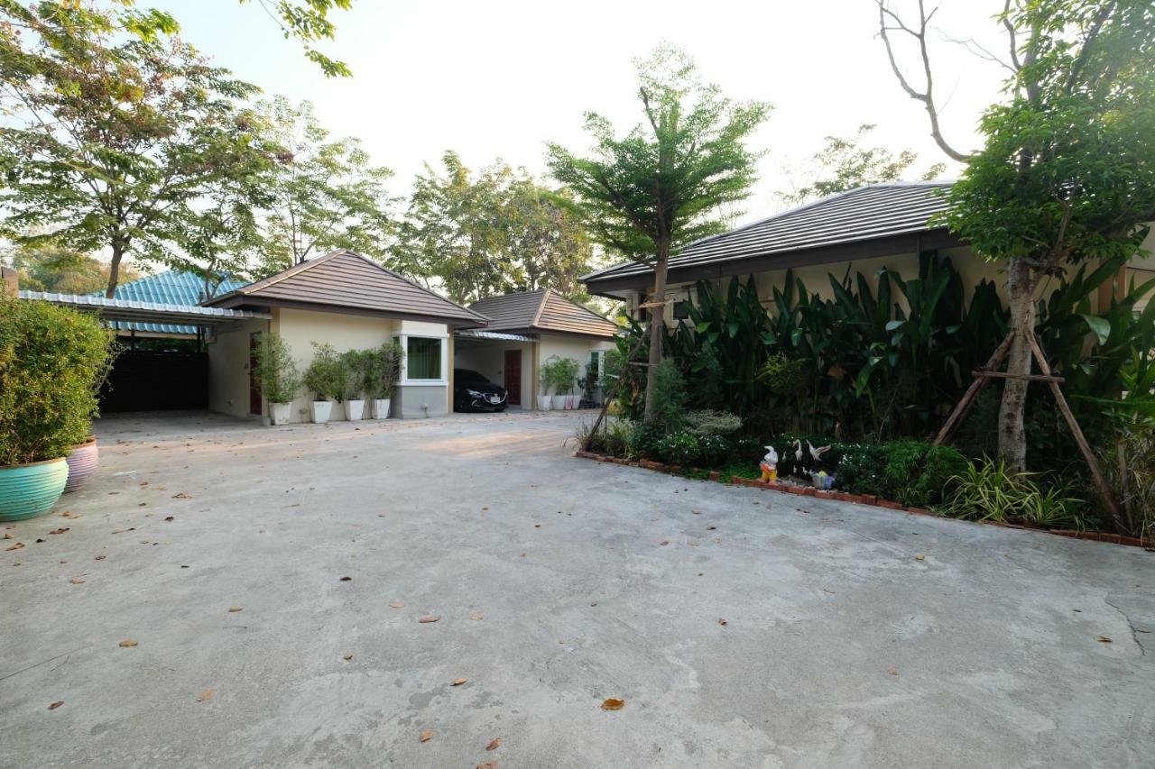 Rak Kun Resort 2 Nakhon Szavan Kültér fotó