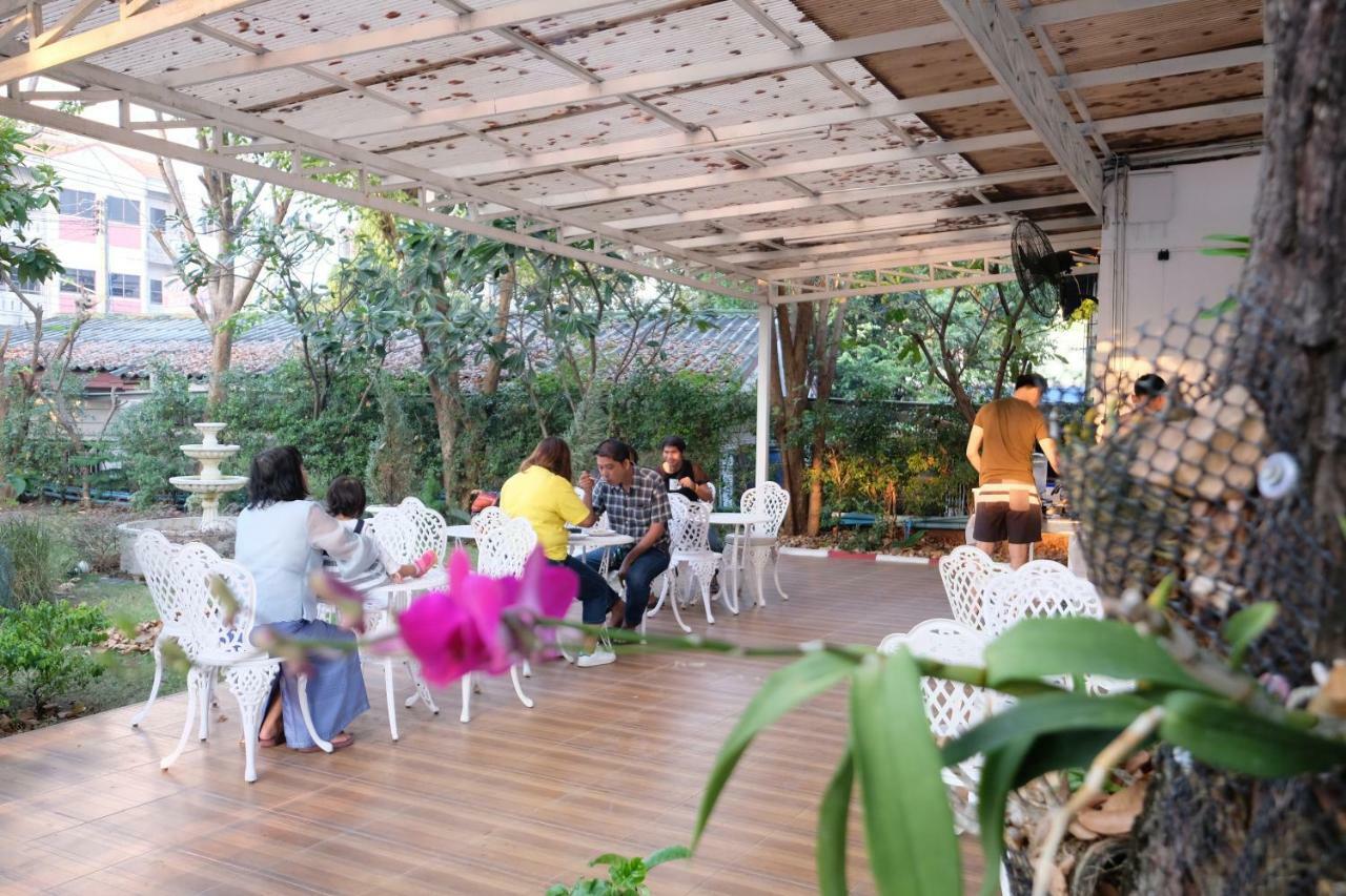 Rak Kun Resort 2 Nakhon Szavan Kültér fotó